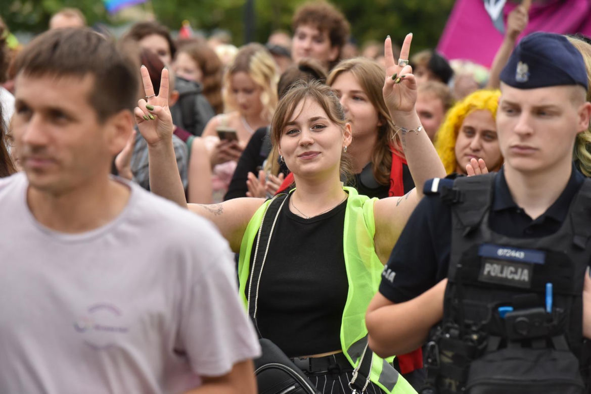 VI Toruński Marsz Równości. Przeciwnicy modlili się w centrum