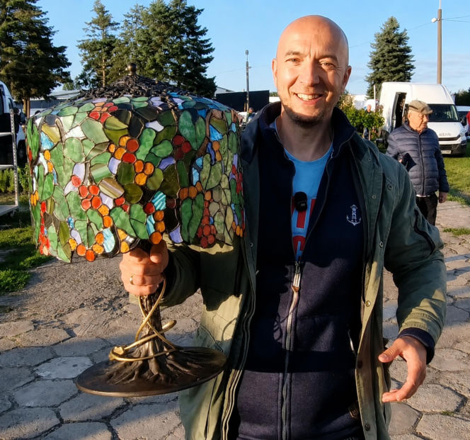 Radosław Nakonowski i jego lampy w stylu Tiffany'ego