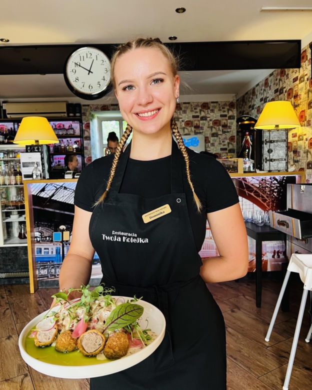 22. Restauracja Twoja Kolejka - 3 widelce