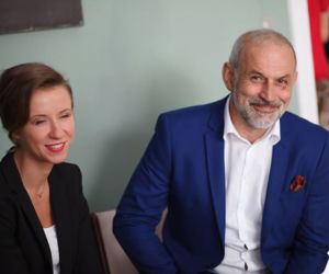 O mnie się nie martw 3 sezon. Marek Kaszuba (Krzysztof Stelmaszyk), Marta (Katarzyna Ankudowicz)