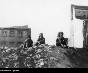 QUIZ PRL. Czy się stoi, czy się leży, trzy tysiące się należy. Tak pracowano w PRL-u