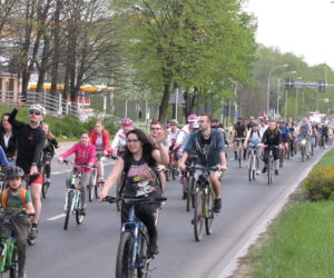 Rowerzyści nie zawiedli, bo na trasie, która liczyła 15 kilomatrów, pojawili sie ci starsi, i ci młodsi.
