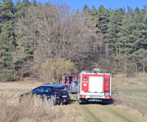 Ogromne siły policji pod Wrocławiem. Szukają zaginionej aktorki. Znaleziono rozbite auto!