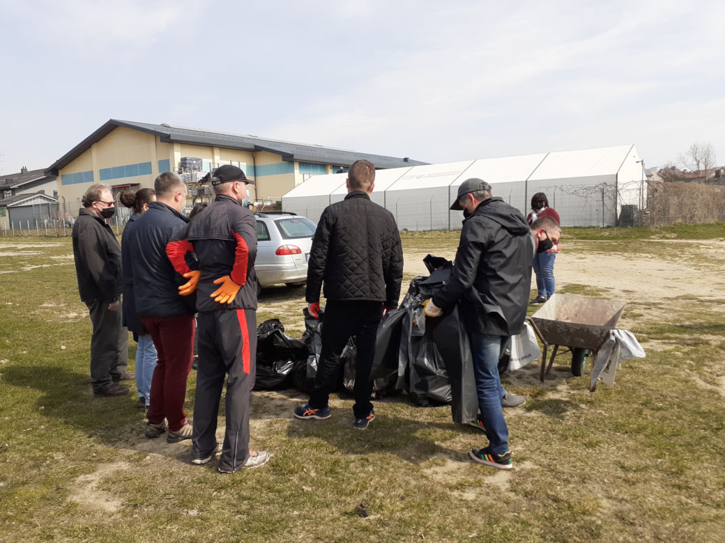 Pierwsza akcja sprzątania brzegów rzeki Muchawki i siedleckiego zalewu w ramach Operacji Czysta Rzeka 2021