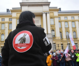Pod KPRM protestują pracownicy budżetówki