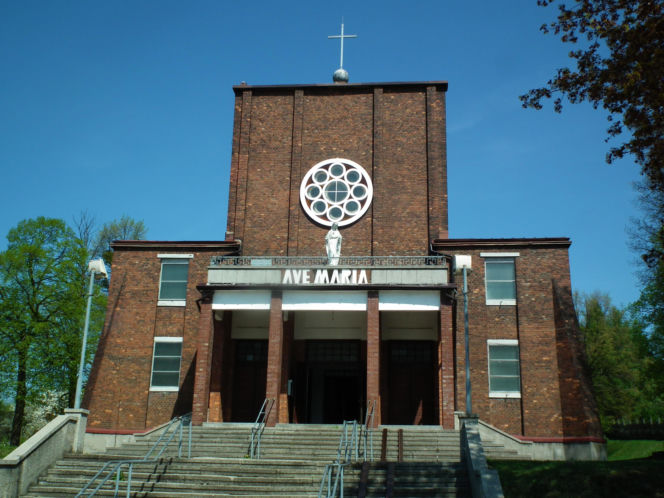 To jedno z najpiękniejszych miast w województwie śląskim. Powstało w PRL-u, wcześniej było osiedlem