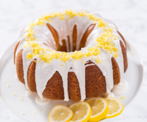 Puszysta babka LIMONCELLO: przepis na Wielkanoc i nie tylko