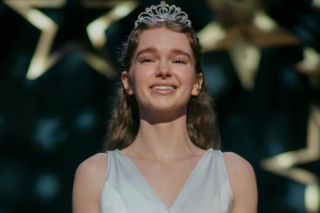 Carrie na miarę naszych czasów. Serial znacząco rozbudowuje fabułę książki Stephena Kinga - RECENZJA