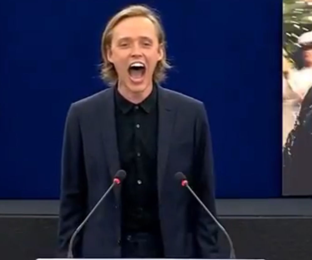 Bartosz Bielenia wydał okrzyk dla Białorusi w Parlamencie Europejskim