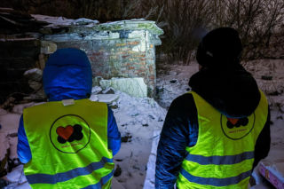 Streetworking przy -18 stopni Celsjusza. Artur i Dorota z organizacji Serca Torunia nie zamierzają się poddać