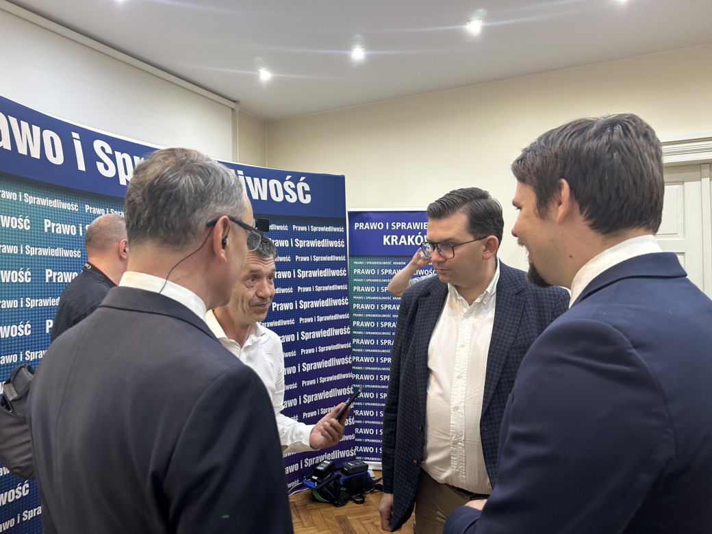 Wieczór wyborczy w sztanie Łukasza Kmity w Krakowie