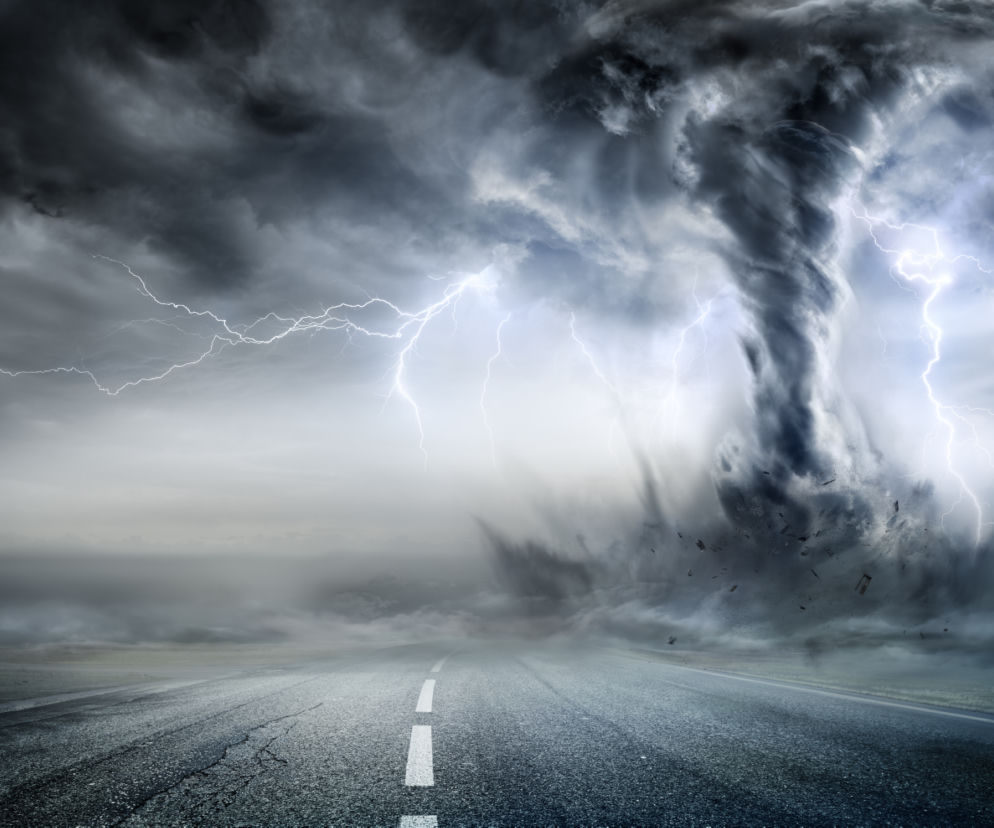 Trąby powietrzne, gwałtowne burze i jeszcze to! Pogodowy armagedon w Polsce. To już pewne