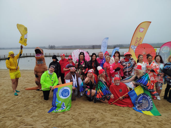 Mazowieckie Morsy otworzyły sezon morsowania 2025/2026 nad zalewem w Siedlcach