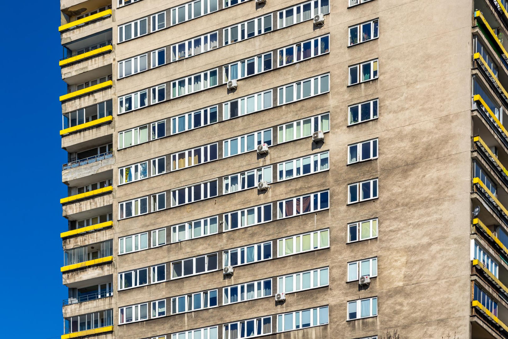 Blok Młotek na Smolnej 8 w Warszawie