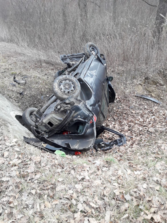 To cud, że kierowca przeżył ten wypadek! KOSZMARNE dachowanie w Starym Sączu