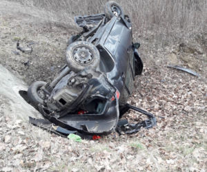 To cud, że kierowca przeżył ten wypadek! KOSZMARNE dachowanie w Starym Sączu