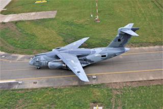 Pierwszy Embraer C-390 Millennium wylądował w Pradze. Połowa floty na miejscu