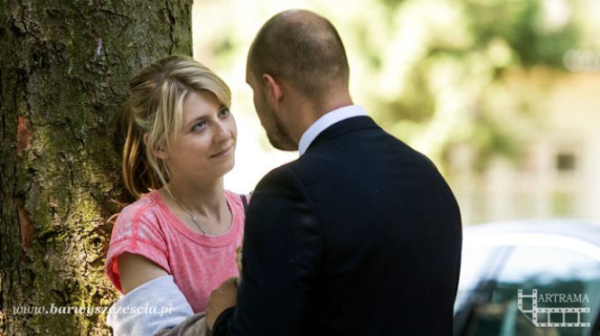 Barwy szczęścia. Daniel (Dawid Kartaszewicz), Honorata (Anna Smołowik)