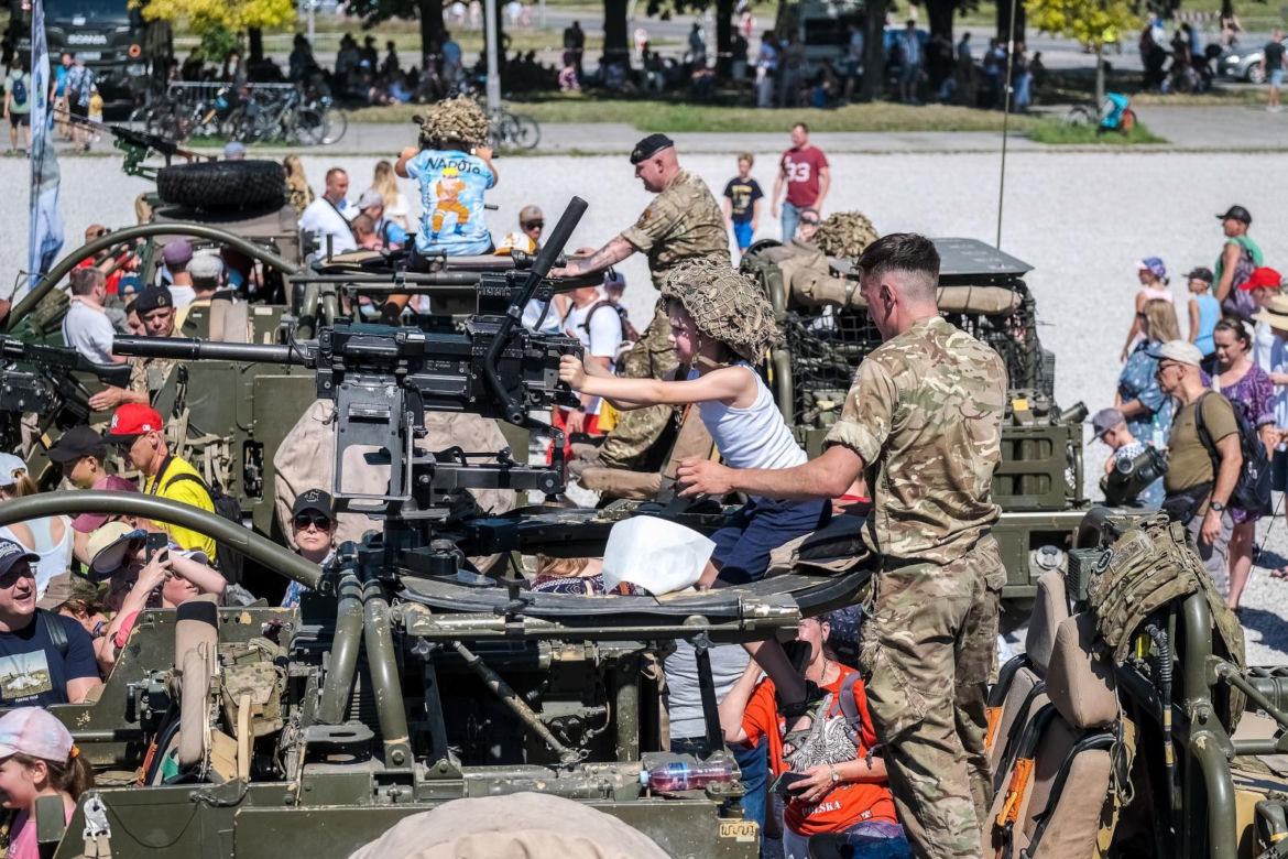 Piknik wojskowy w Warszawie