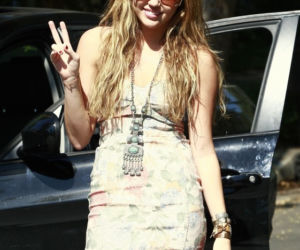 Miley Cyrus w okularach