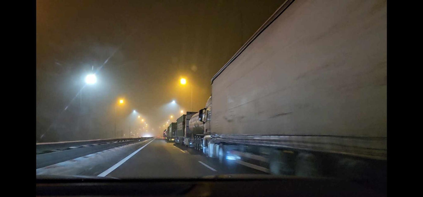 Kolejka torów czekających na odprawę sięga Głuchowa