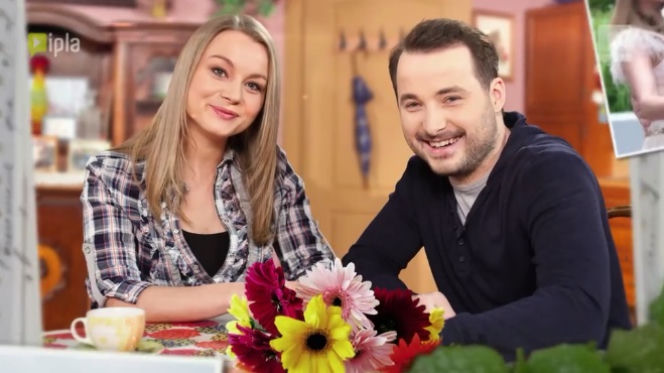 Pierwsza miłość nowa czołówka. Emilka (Anna Ilczuk), Bartek (Rafał Kwietniewski)