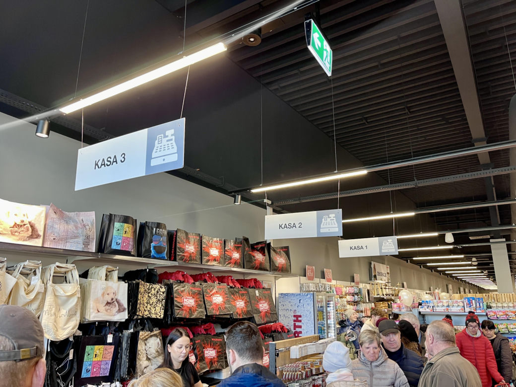 Tłumy na otwarciu sklepu Woolworth w Gorzowie