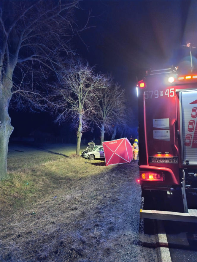 Tragedia na drodze w powiecie rawickim. Nie żyje pasażerka auta