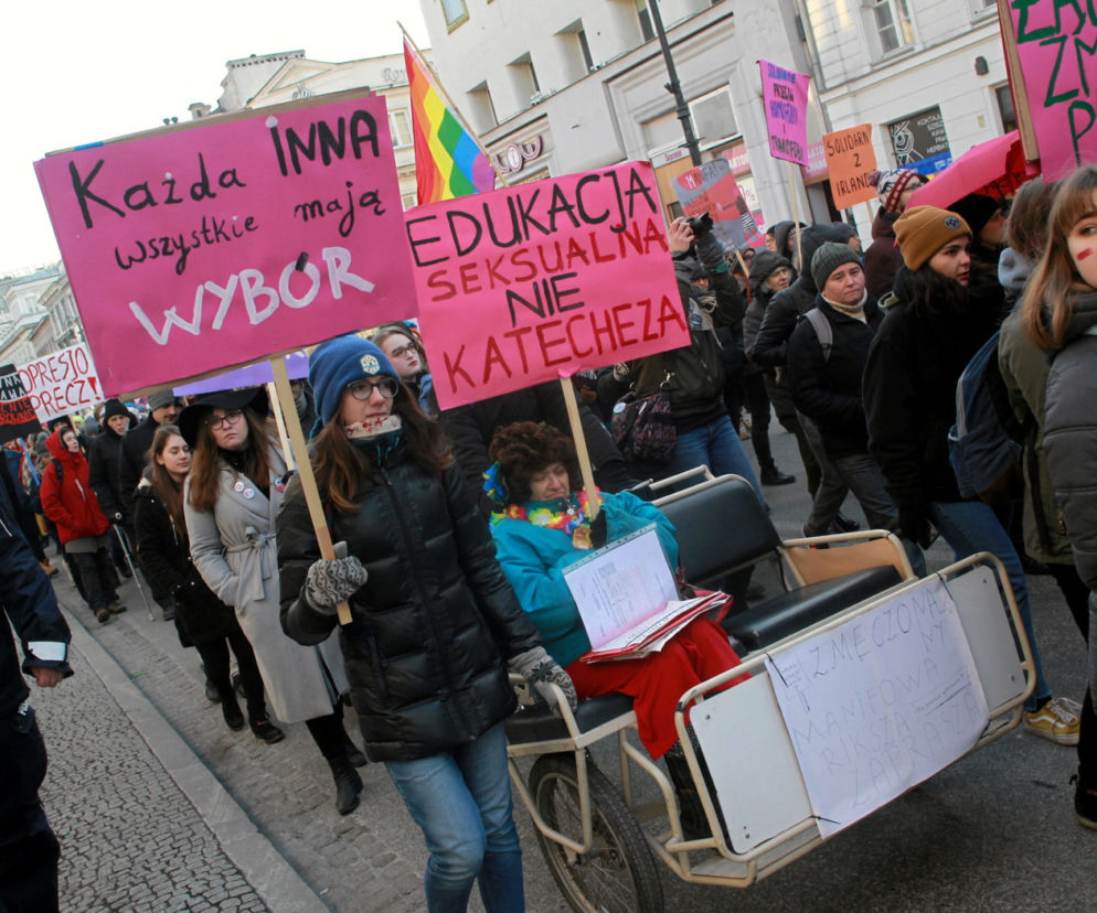 Uwaga! Kobiety na ulicach