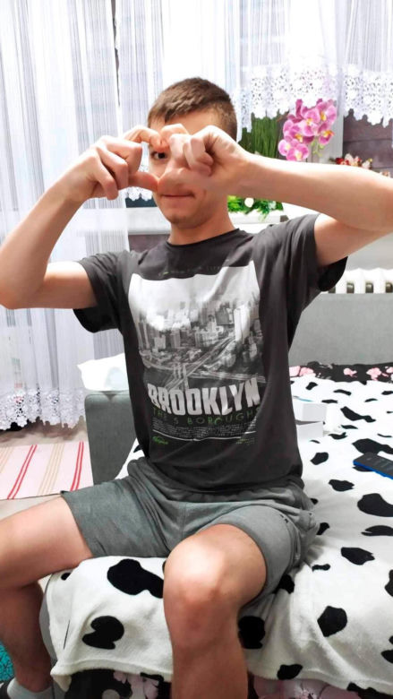 Koledzy niechcący powiesili 12-letniego Kubę. Tragiczny finał zabawy. Mama i syn dzielnie walczą o zdrowie