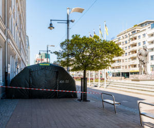 Gdynia: W namiocie przed szpitalem segregują pacjentów