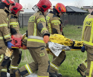 Dramat pod Wołominem. Pijany kierowca busa skosił dwóch pieszych. W akcji śmigłowiec LPR