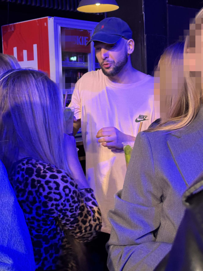 Maciej Pela na imprezie