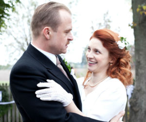Stulecie Winnych 2 sezon, odc. 24: Mania (Karolina Bacia), Ryszard (Piotr Rogucki)