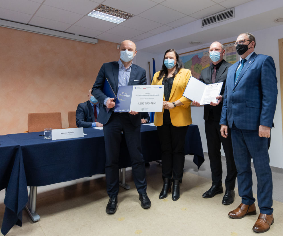 Rzeszów: Prawie 1,5 mln dla rzeszowskich szkół. Projekt „Model Dostępnej Szkoły”