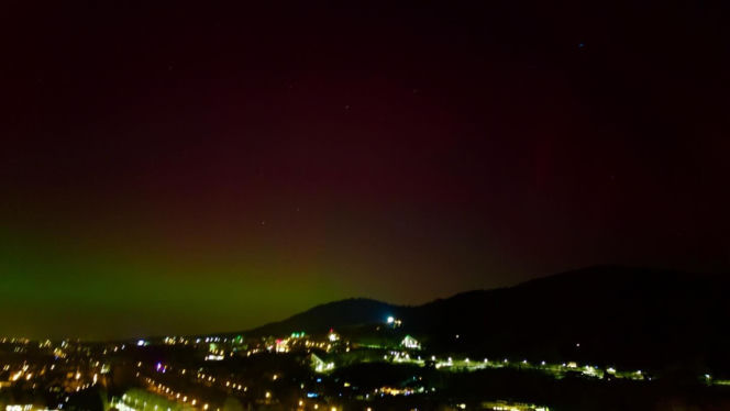 Noc pełna magii. Zorza polarna opanowała polskie niebo