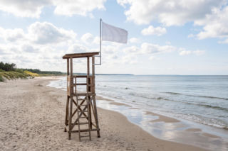 Sinice Darłowo. Czy w Darłowie można się kąpać 15.07? Flaga, warunki pogodowe