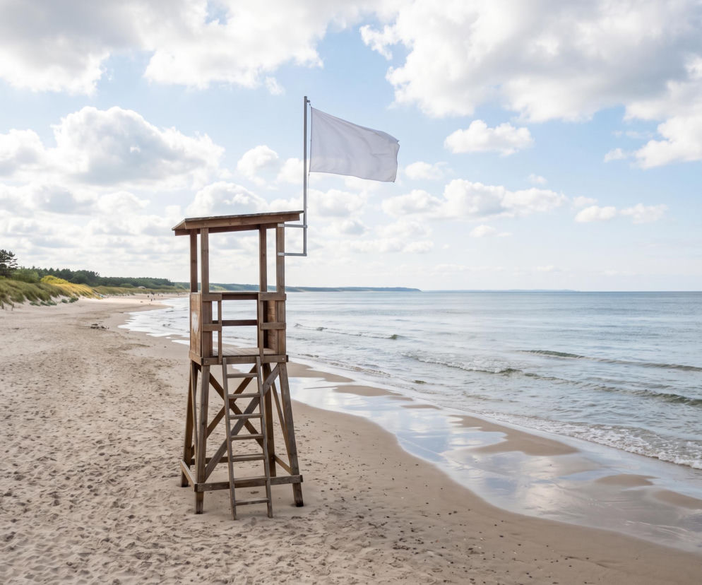 Sinice Darłowo. Czy w Darłowie można się kąpać 15.07? Flaga, warunki pogodowe