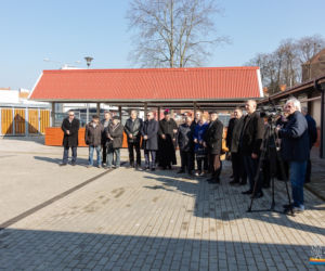 Bartoszyce: Otwarcie nowego targowiska miejskiego Mój Rynek. Mieszkańcy zyskali nowoczesne miejsce do handlu
