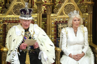 Książę Harry i jego żona Meghan wracają do Wielkiej Brytanii
