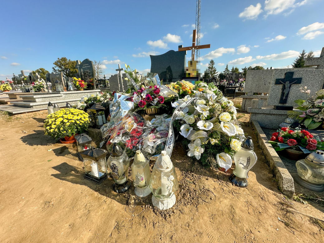 Dwóch przyjaciół roztrzaskało się na drzewie. Świętowali chwile przed tragedią