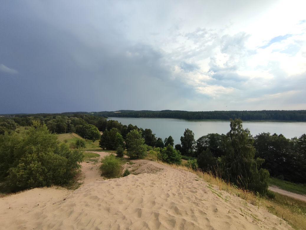 Stare Juchy jak Abu Zabi? Piaskowa góra na Mazurach przypomina egzotyczną pustynię [ZDJĘCIA]