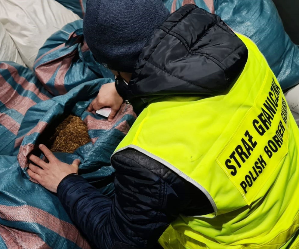 Strażnicy graniczni z Kłodzka przejęli tonę nielegalnego tytoniu