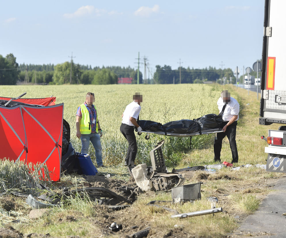 Elżbietów. Potworny wypadek pod Sochaczewem. Nie żyje pięć osób
