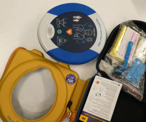 Duchowny zmarł, bo ktoś ukradł baterie do defibrylatora