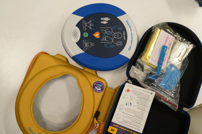 Duchowny zmarł, bo ktoś ukradł baterie do defibrylatora