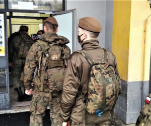 Podkarpaccy terytorialsi oddali krew. Żołnierze przelali 13,5 litra krwi [ZDJĘCIA]