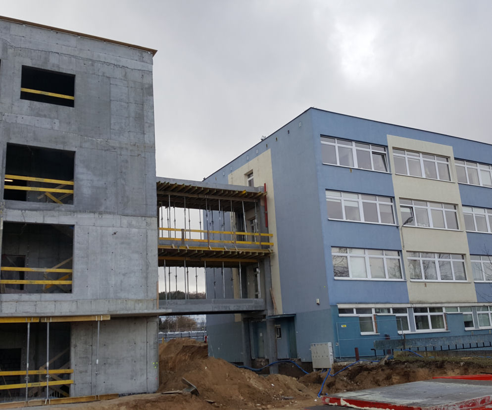 Uczniowie do niektórych szkół chodzą na dwie zmiany