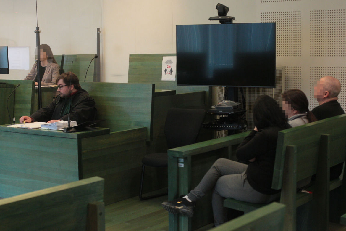 Piotr M. chciał wysadzić się przed komisariatem. Obrońca chce umorzenia sprawy, prokurator zaostrzenia wyroku 