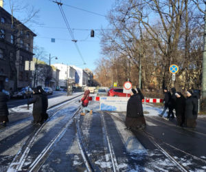 Koszmar w centrum Krakowa. Remont torowiska na Piłsudskiego potrwa do 2026 roku! Mieszkańcy tracą cierpliwość